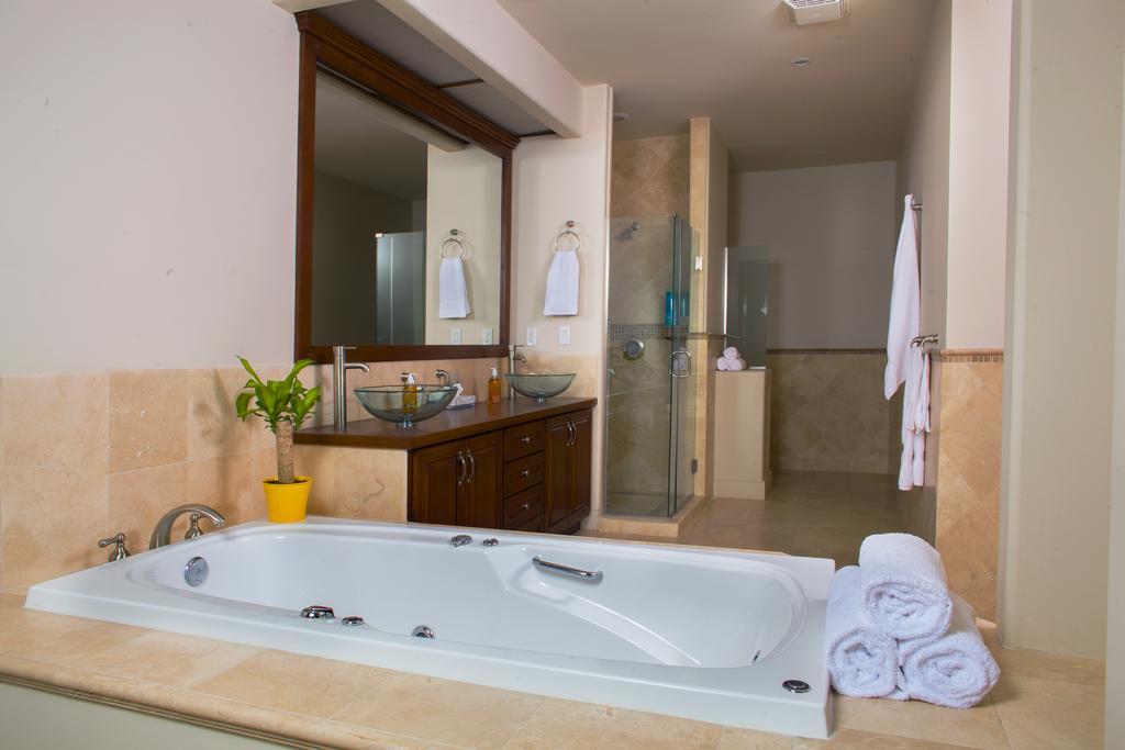 روزاريتو Playa Bonita Luxury Suites الغرفة الصورة